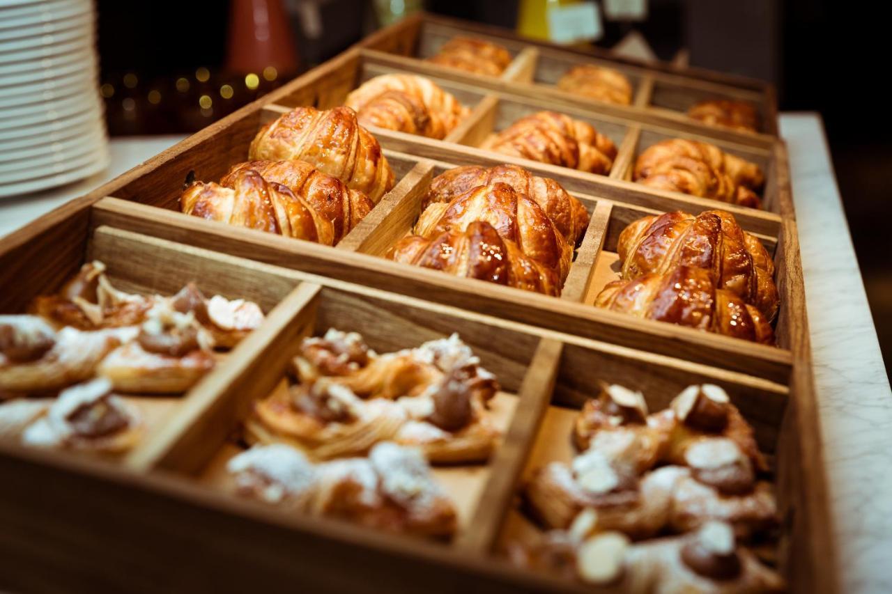 Hyatt Centric Montevideo Hotel Eksteriør billede Croissants