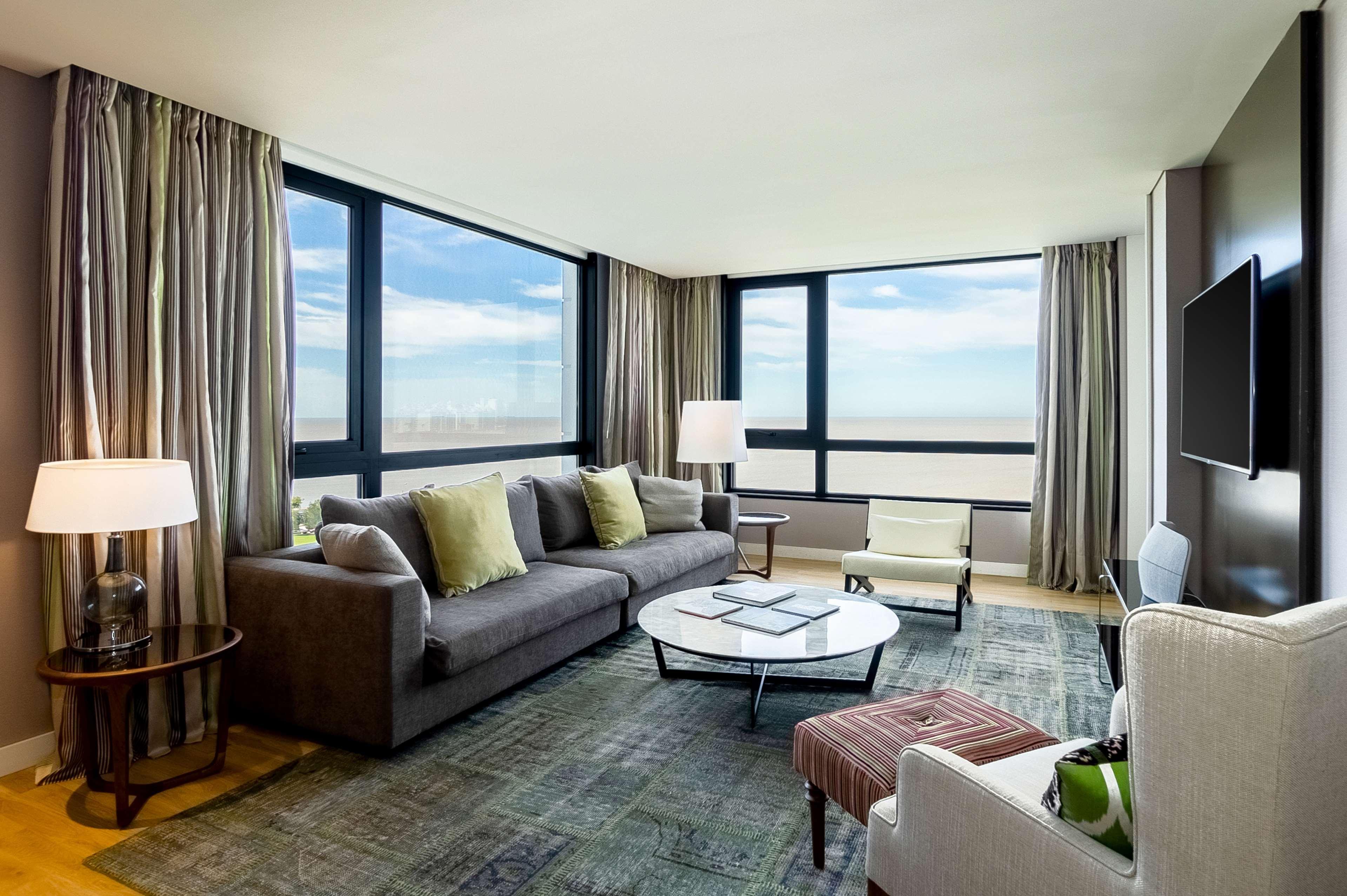 Hyatt Centric Montevideo Hotel Eksteriør billede A living room at the Westin
