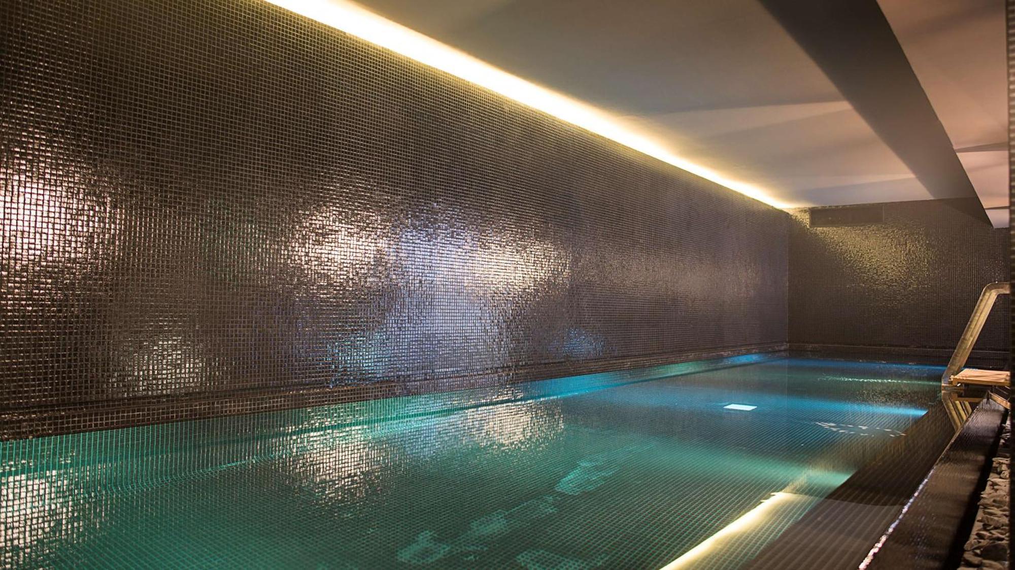 Hyatt Centric Montevideo Hotel Eksteriør billede The pool at the Mandarin Oriental, Munich