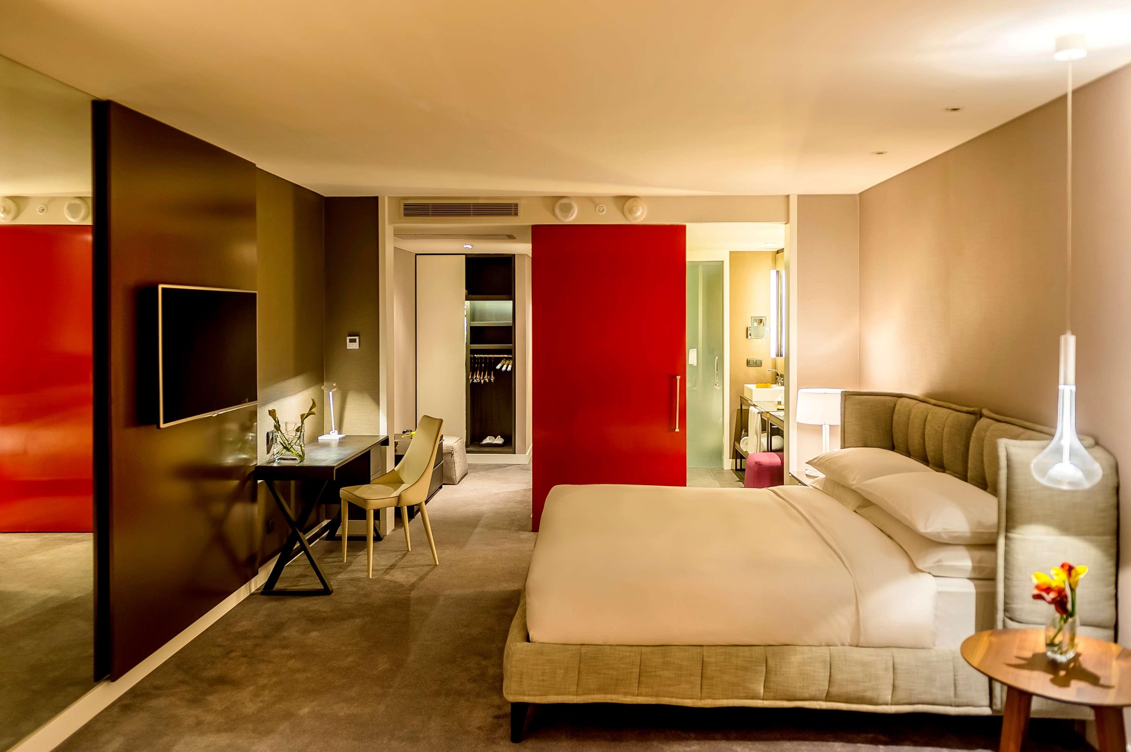 Hyatt Centric Montevideo Hotel Eksteriør billede A room at the Mandarin Oriental, London