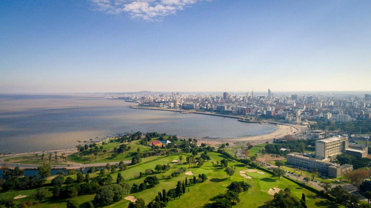 Hyatt Centric Montevideo Hotel Eksteriør billede View of the city from the club.
